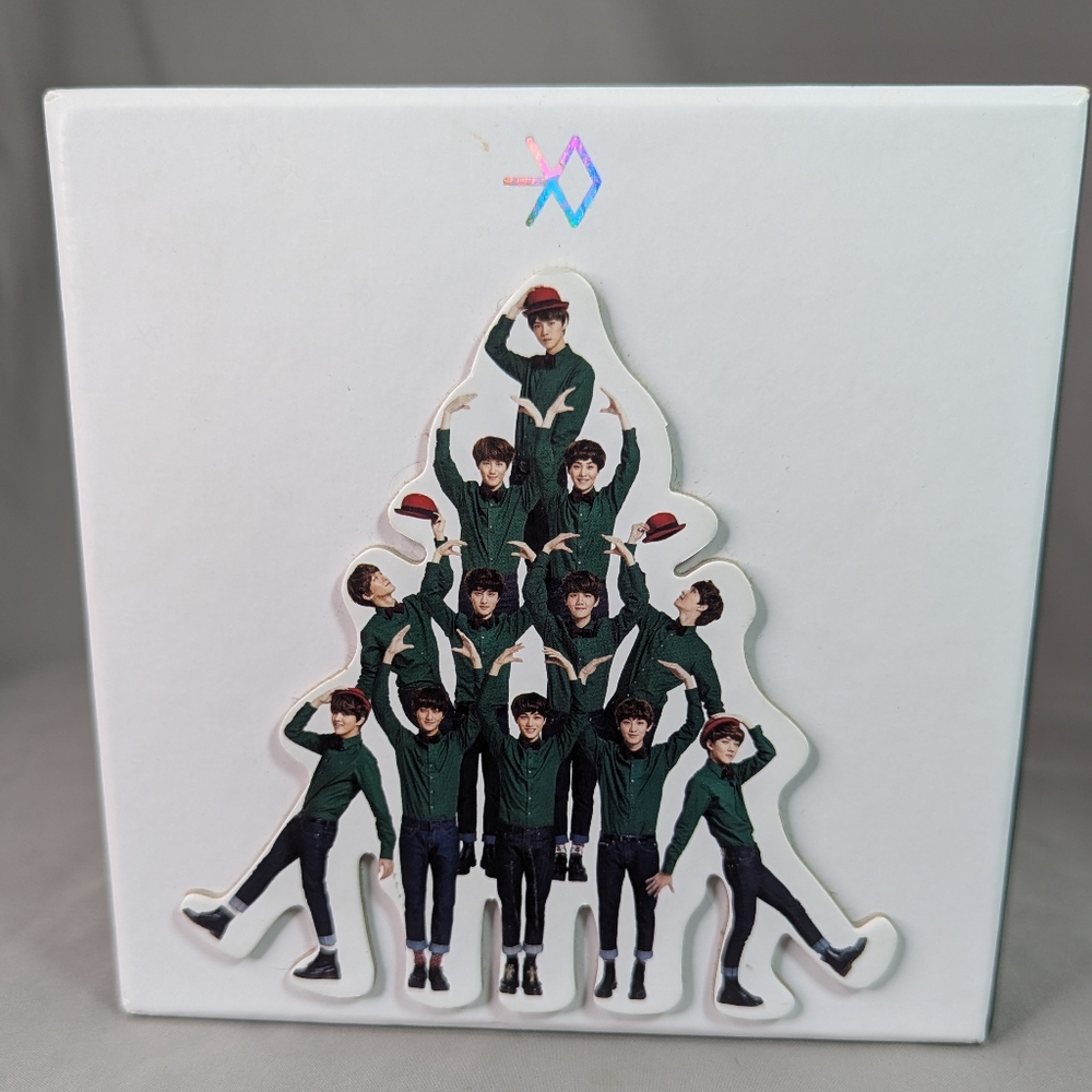 EXO Miracles in December CD 56 Page Color PhotoBook Chan Yeol Pop Up Christmas